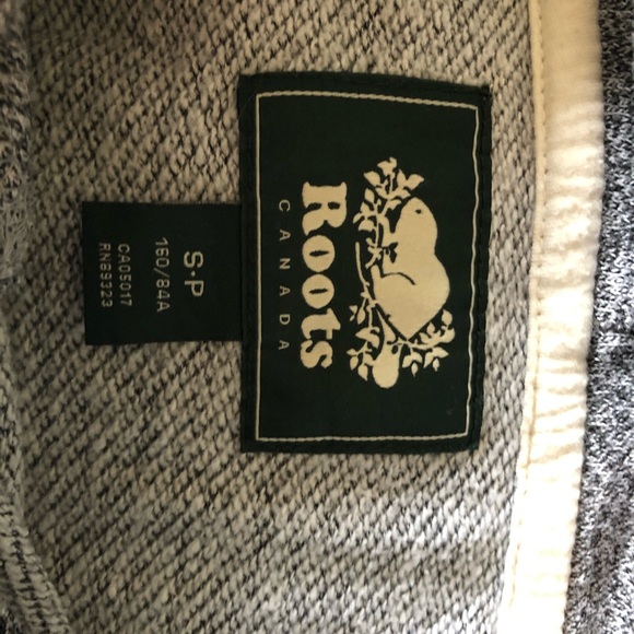 Roots sweatshirt. - Picture 2 of 5